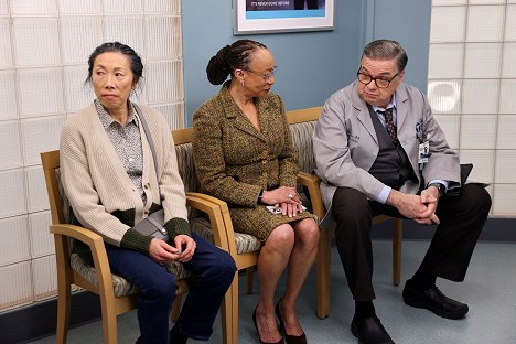 Jodi Long, S. Epatha Merkerson, Oliver Platt - Chicago Med - Know When to Hold and When to Fold - Photos