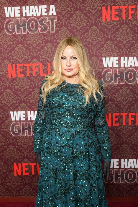 Netflix's "We Have A Ghost" Premiere on February 22, 2023 in Los Angeles, California - Jennifer Coolidge - We Have a Ghost - De eventos