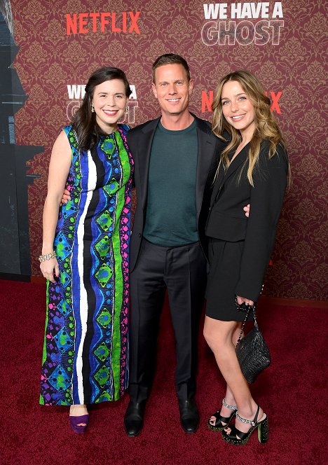 Netflix's "We Have A Ghost" Premiere on February 22, 2023 in Los Angeles, California - Whitney Anne Adams, Christopher Landon, Jessica Rothe - We Have a Ghost - Tapahtumista