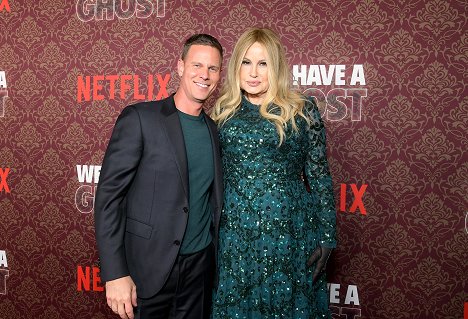 Netflix's "We Have A Ghost" Premiere on February 22, 2023 in Los Angeles, California - Christopher Landon, Jennifer Coolidge - Szellem van a házunkban - Rendezvények