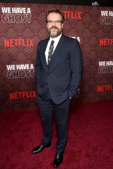 Netflix's "We Have A Ghost" Premiere on February 22, 2023 in Los Angeles, California - David Harbour - Máme tu ducha - Z akcií