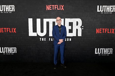 Luther: The Fallen Sun US Premiere at The Paris Theatre on March 08, 2023 in New York City - Neil Cross - Luther: The Fallen Sun - De eventos