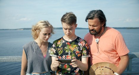 Saara Elina, Roope Kovalainen, Miska Kajanus - Johannes ei kulje Jämsän kautta - Filmfotók