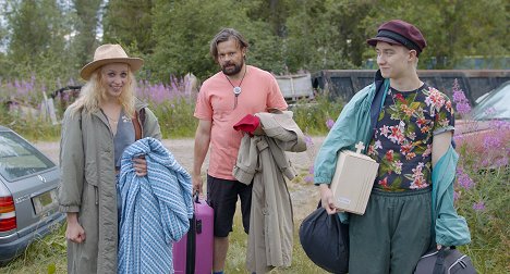 Saara Elina, Miska Kajanus, Roope Kovalainen - Johannes ei kulje Jämsän kautta - De la película