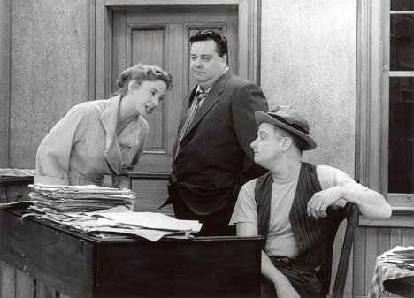 Audrey Meadows, Jackie Gleason, Art Carney - The Honeymooners - The $99,000 Answer - Z filmu