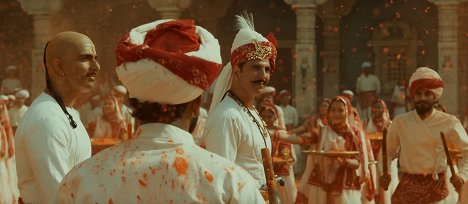 Sonu Sood, Akshay Kumar - Samrat Prithviraj - Van film