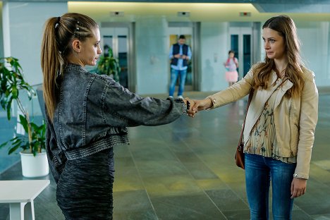 Dóra Sztarenki, Bettina Józsa - Mellékhatás - Episode 3 - Photos