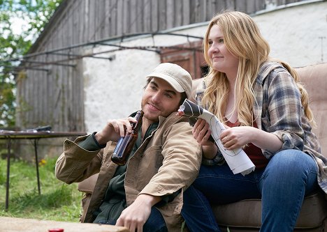 Blaine Kern III, Abigail Breslin - Accused - Esme's Story - De la película