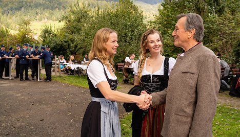 Theresa Scholze, Vaile Fuchs, Johann Schuler - Daheim in den Bergen - Alte Pfade – Neue Wege - Film