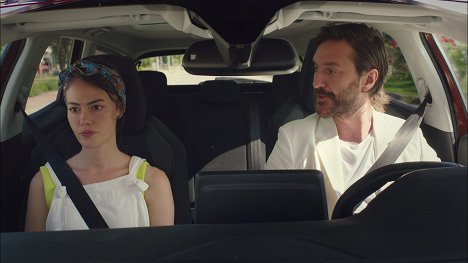 Gülper Özdemir, Sarp Can Köroğlu - Gül Masalı - De la película