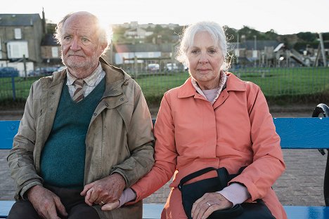 Jim Broadbent, Penelope Wilton - Harold Fry valószínűtlen utazása - Filmfotók