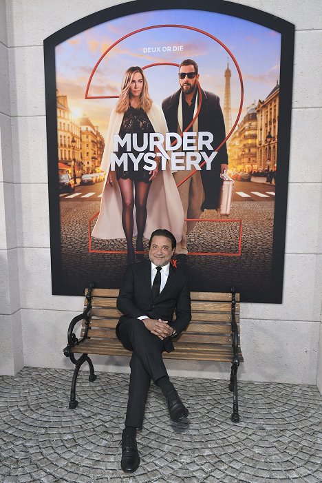 Netflix Premiere of Murder Mystery 2 on March 28, 2023 in Los Angeles, California - Enrique Arce - Murhamysteeri 2 - Tapahtumista