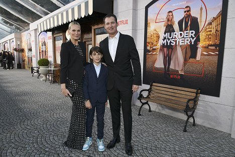 Netflix Premiere of Murder Mystery 2 on March 28, 2023 in Los Angeles, California - Molly Sims, Scott Stuber - Murder Mystery 2 - Events