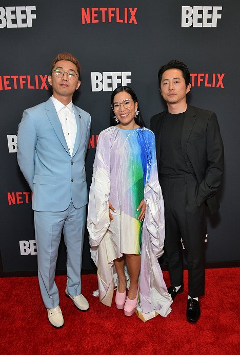 Netflix's Los Angeles premiere of "BEEF" at Netflix Tudum Theater on March 30, 2023 in Los Angeles, California - Ali Wong, Steven Yeun - Ve při - Z akcií