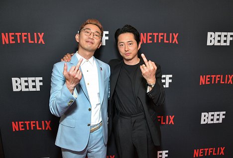Netflix's Los Angeles premiere of "BEEF" at Netflix Tudum Theater on March 30, 2023 in Los Angeles, California - Steven Yeun - Ve při - Z akcí