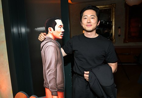Netflix's Los Angeles premiere "BEEF" afterparty on March 30, 2023 in Los Angeles, California - Steven Yeun - Ve při - Z akcií