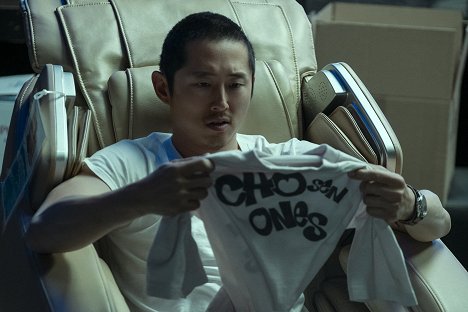 Steven Yeun - Beef - I Am Inhabited by a Cry - Van film