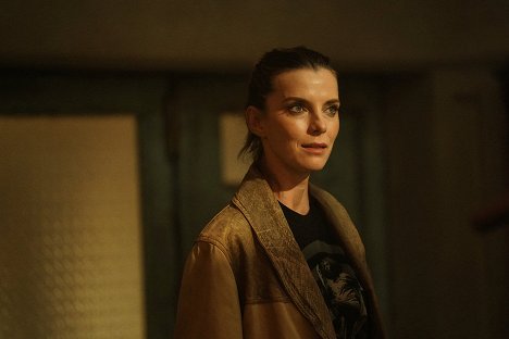 Betty Gilpin - Mrs. Davis - A Baby with Wings, a Sad Boy with Wings and a Great Helmet - Photos