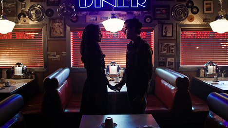 Erinn Westbrook, Cole Sprouse - Riverdale - Capítulo 118: No te preocupes, cariño - De la película