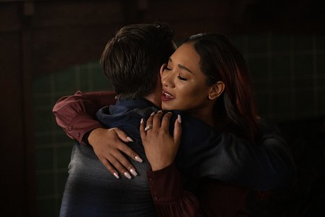 Candice Patton - The Flash - The Mask of the Red Death, Part 2 - Photos