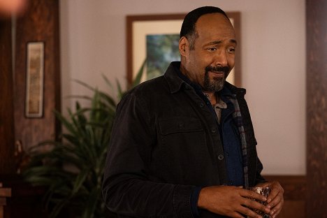 Jesse L. Martin - The Flash - The Mask of the Red Death (2) - Filmfotos