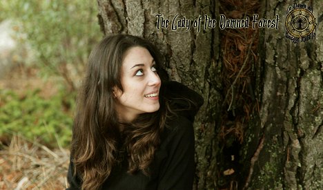 Mariana Rezk - La dama del bosque maldito - Van de set