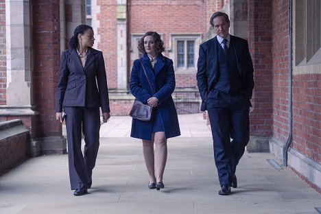 Carlyss Peer, Charlotte McCurry, Bertie Carvel - Dalgliesh - A Certain Justice, Part 1 - Van film