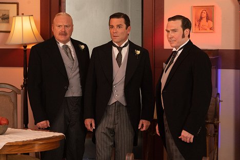 Thomas Craig, Yannick Bisson, Lachlan Murdoch - Případy detektiva Murdocha - Občas se vracejí: 1. část - Z filmu