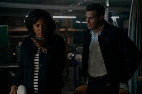 Aisha Tyler, Geoff Stults - The Last Thing He Told Me - The Never Dry - Photos