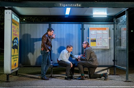 Felix Klare, Richy Müller, Jürgen Hartmann - Tetthely - Die Nacht der Kommissare - Filmfotók
