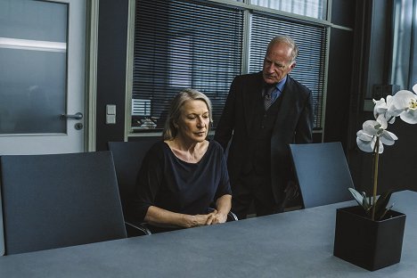 Dagmar Manzel, Stefan Merki - Tatort - Hochamt für Toni - Z filmu