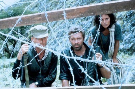 John Steiner, Lewis Collins, Cristina Donadio - Comando Leopardo - De la película