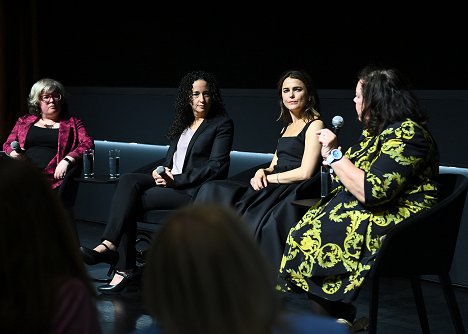 Panel discussion during The Diplomat - DC Special Screening at Motion Picture Association of America on April 19, 2023 in Washington, DC - Debora Cahn, Keri Russell - La diplomática - Season 1 - Eventos