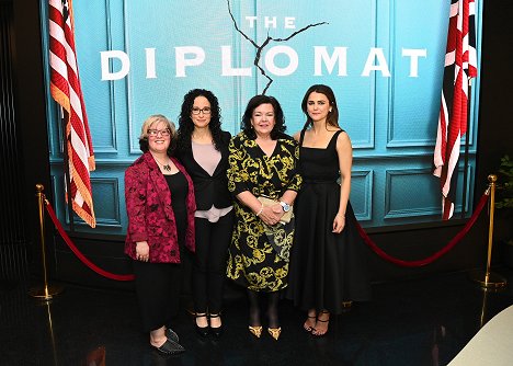 The Diplomat - DC Special Screening at Motion Picture Association of America on April 19, 2023 in Washington, DC - Debora Cahn, Keri Russell - Diplomatické vztahy - Série 1 - Z akcií