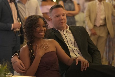 Sierra McClain, Jim Parrack - 9-1-1: Lone Star - In Sickness and in Health - Photos