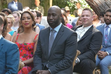 Gina Torres, D.B. Woodside, Jim Parrack - 9-1-1: Lone Star - In Sickness and in Health - Photos