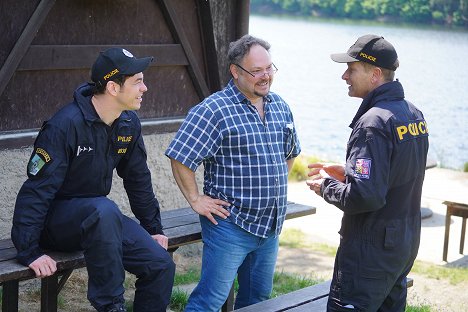 Marek Adamczyk, Martin Sobotka, Matěj Hádek - Pod hladinou - Válka rybářů - Van de set