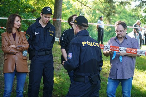 Sandra Nováková, Marek Adamczyk, Martin Sobotka - Pod hladinou - Ve tmě - Filmfotos