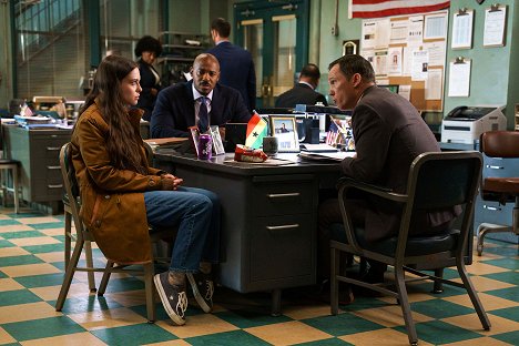 Sadie Veach, Mehcad Brooks, Jeffrey Donovan - Law & Order - Collateral Damage - Van film