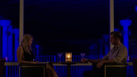 Mia Goth, Alexander Skarsgård - Piscina infinita - De la película