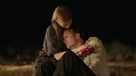 Mia Goth, Alexander Skarsgård - Piscina infinita - De la película