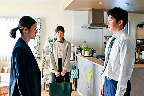 Kumi Takiuchi, Juri Ueno, Kei Tanaka - Džizoku kanó na koi desu ka: Čiči to musume no kekkon kóšinkjoku - Episode 8 - Van film