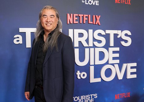 Netflix's A Tourist's Guide to Love special screening at Netflix Tudum Theater on April 13, 2023 in Los Angeles, California - Steven K. Tsuchida - Turistický průvodce láskou - Z akcií