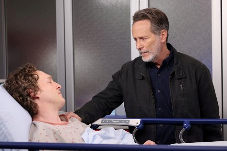 Luigi Sottile, Steven Weber - Chicago Med - Does One Door Close and Another One Open? - Filmfotos