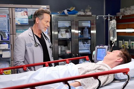 Steven Weber, Jeremy Howard - Chicago Med - I Could See the Writing on the Wall - Van film