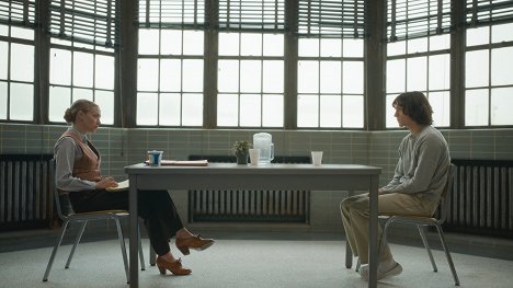 Amanda Seyfried, Tom Holland - Přeplněný pokoj - Odchod - Z filmu