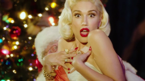 Gwen Stefani - Gwen Stefani feat. Blake Shelton - You Make It Feel Like Christmas - Photos