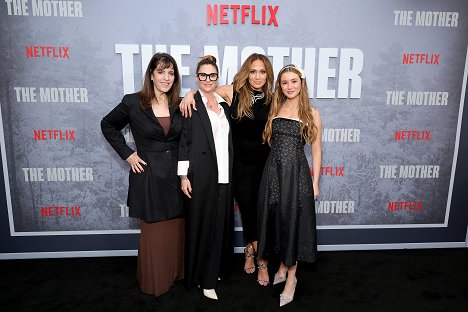 The Mother Fan Screening at The Paris Theatre on May 04, 2023 in New York City - Elaine Goldsmith-Thomas, Niki Caro, Jennifer Lopez, Lucy Paez - Matka - Z akcí