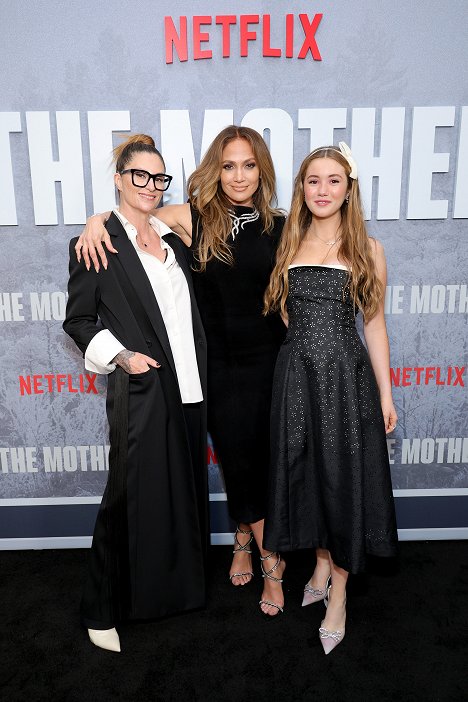 The Mother Fan Screening at The Paris Theatre on May 04, 2023 in New York City - Niki Caro, Jennifer Lopez, Lucy Paez - Matka - Z akcií
