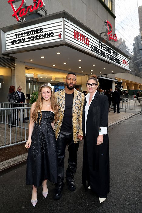 The Mother Fan Screening at The Paris Theatre on May 04, 2023 in New York City - Lucy Paez, Omari Hardwick, Niki Caro - The Mother - De eventos